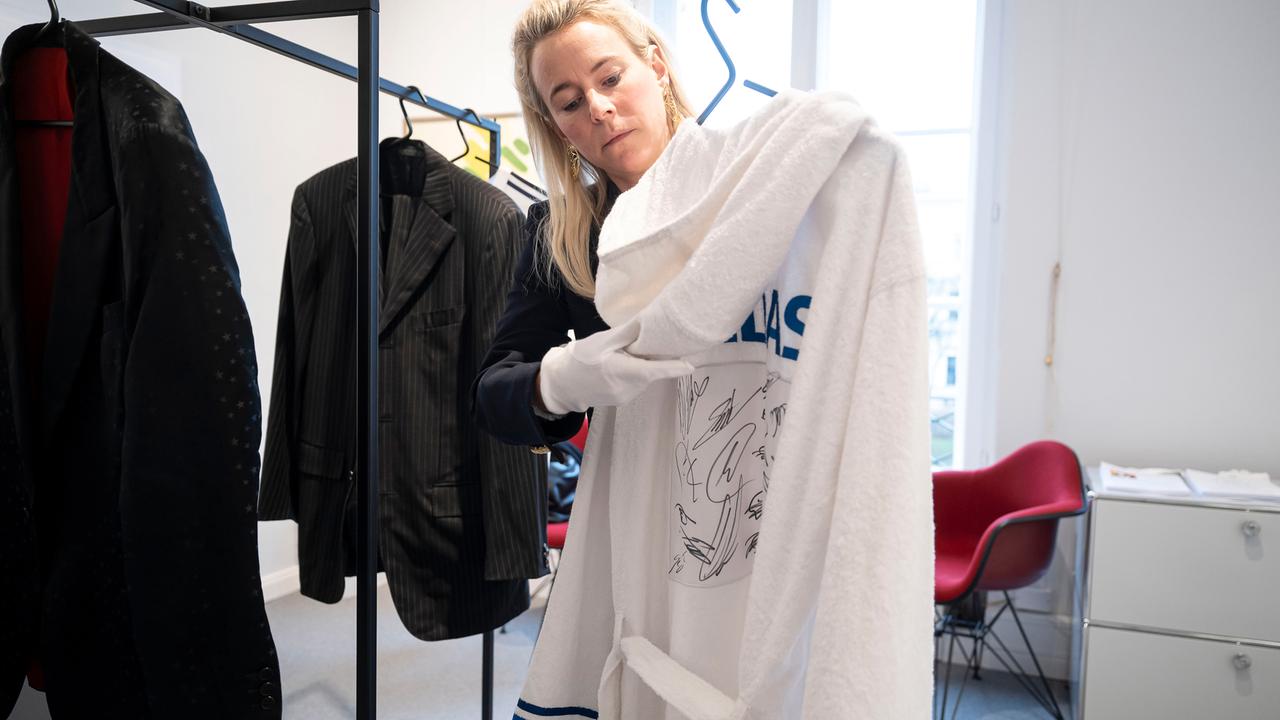 Bademantel von Udo Jürgens für 26.400 Euro versteigert