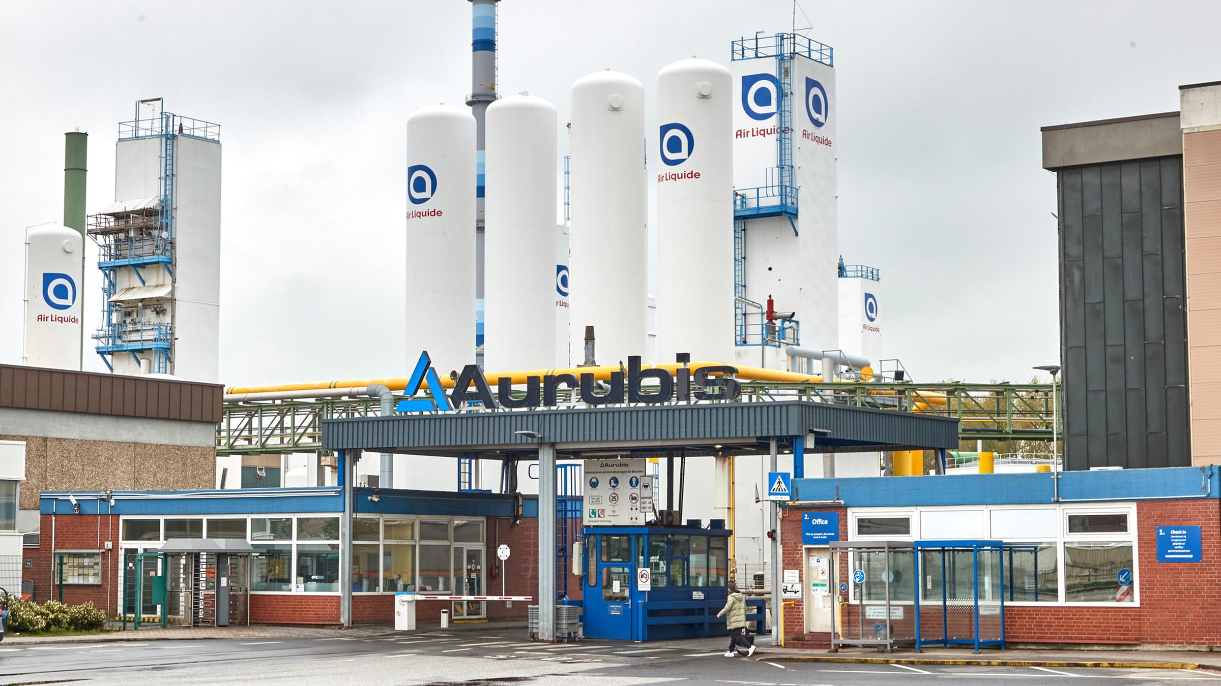 Kupferfirma Aurubis beklaut Millionenschaden und Kurssturz ZDFheute