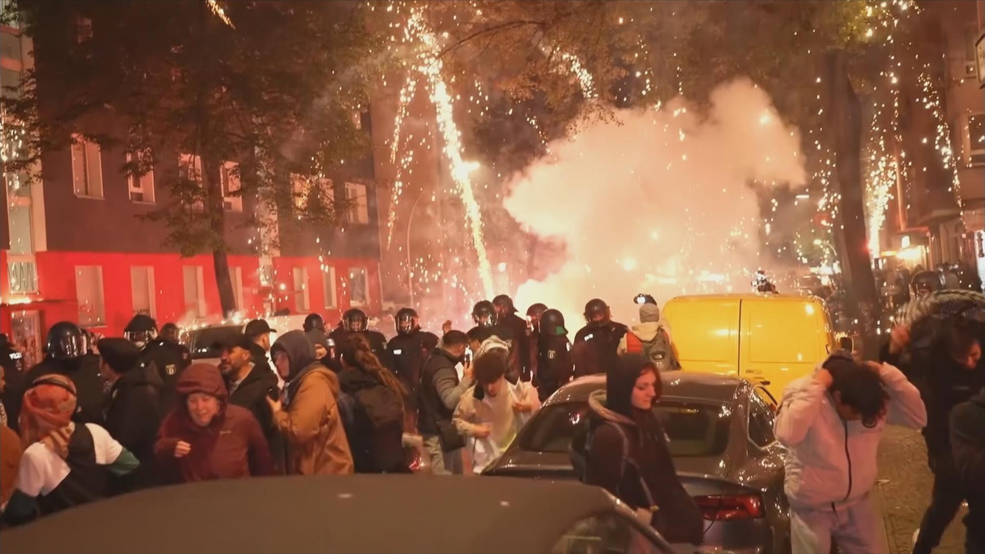Auf dem Bild sieht man die pro-palästinensische Demo in Berlin.