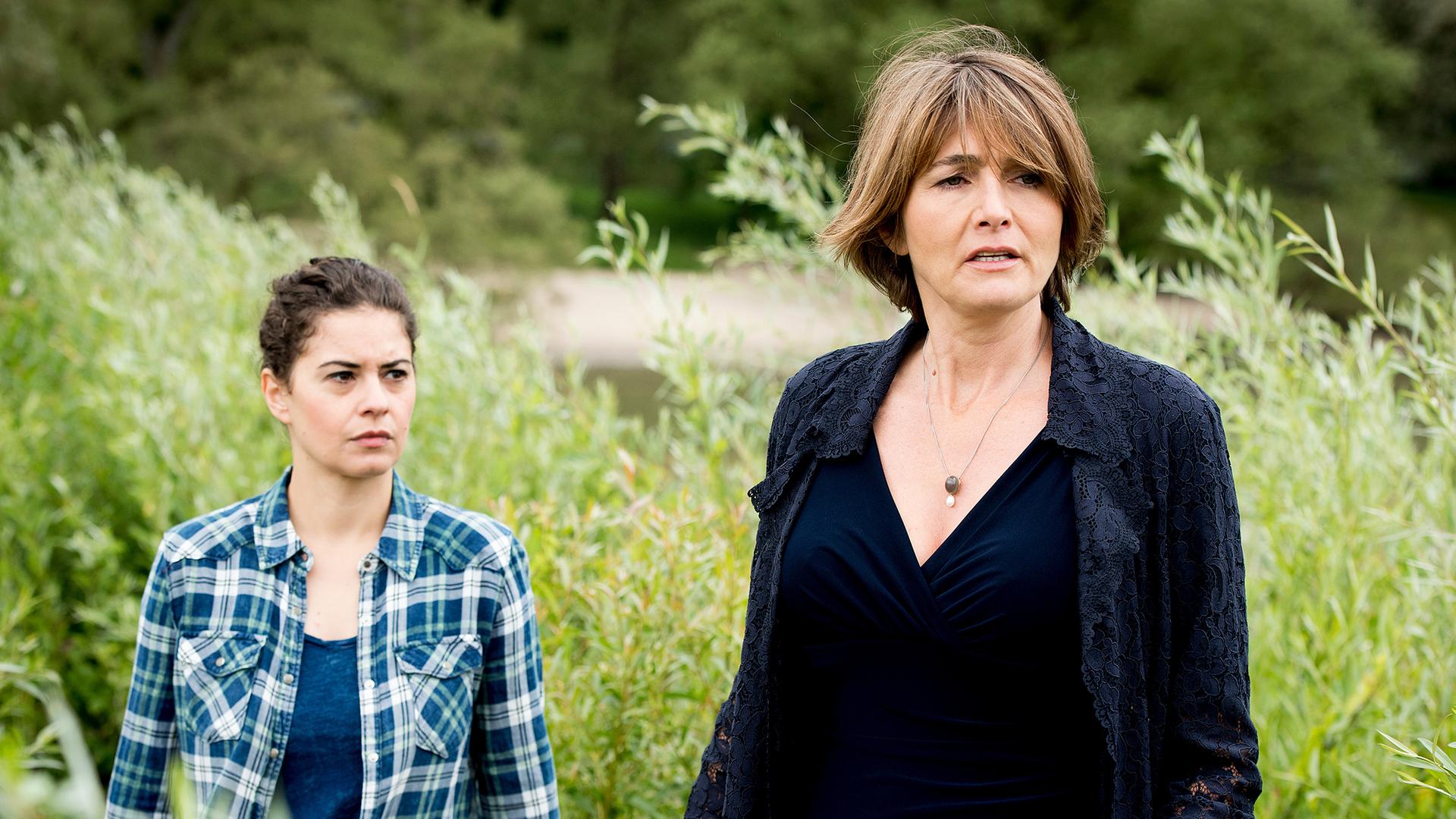 Lilly Funke (Tatjana Kästel) und Brigitte Gerber (Nicole Marischka)