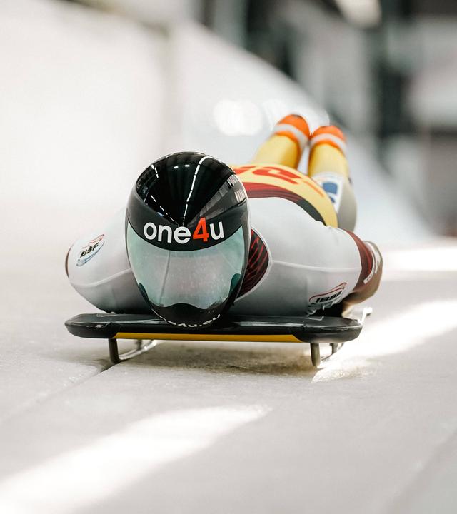 Der deutsche Skeletonfahrer Axel Jungk starten sein Skeletonrennen beim Skeleton World Cup in Altenberg