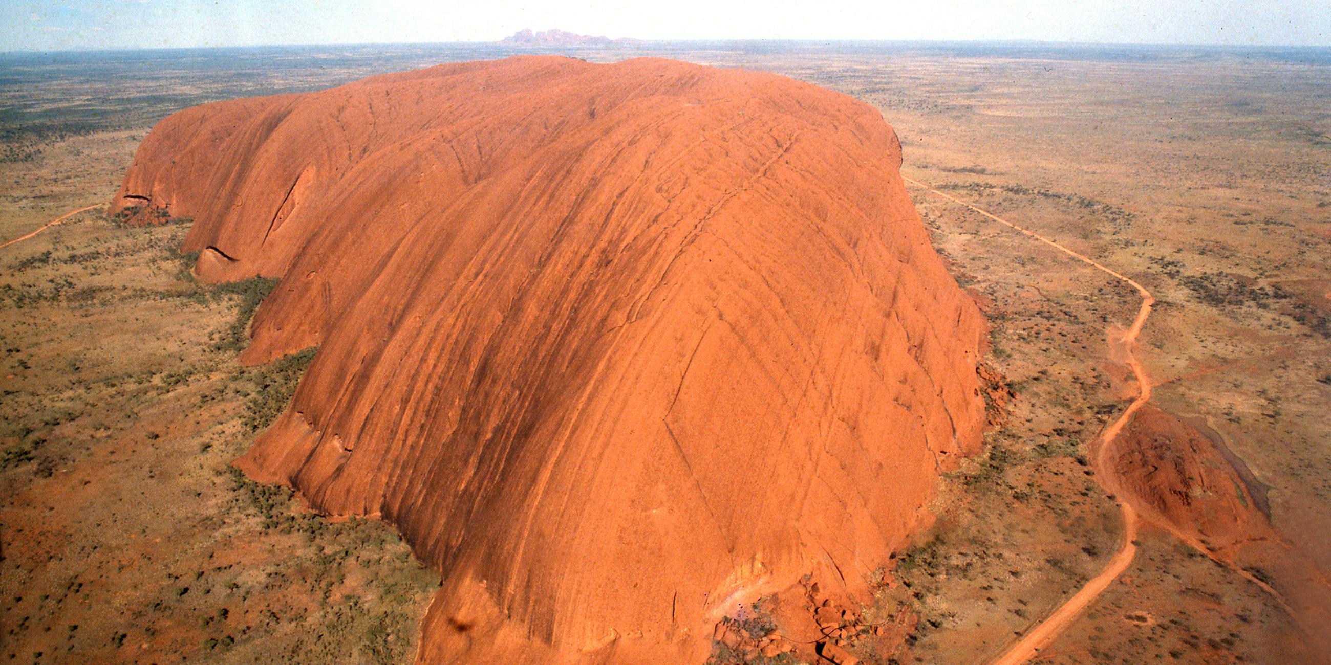 Der Ayers Rock in Australien von oben. 