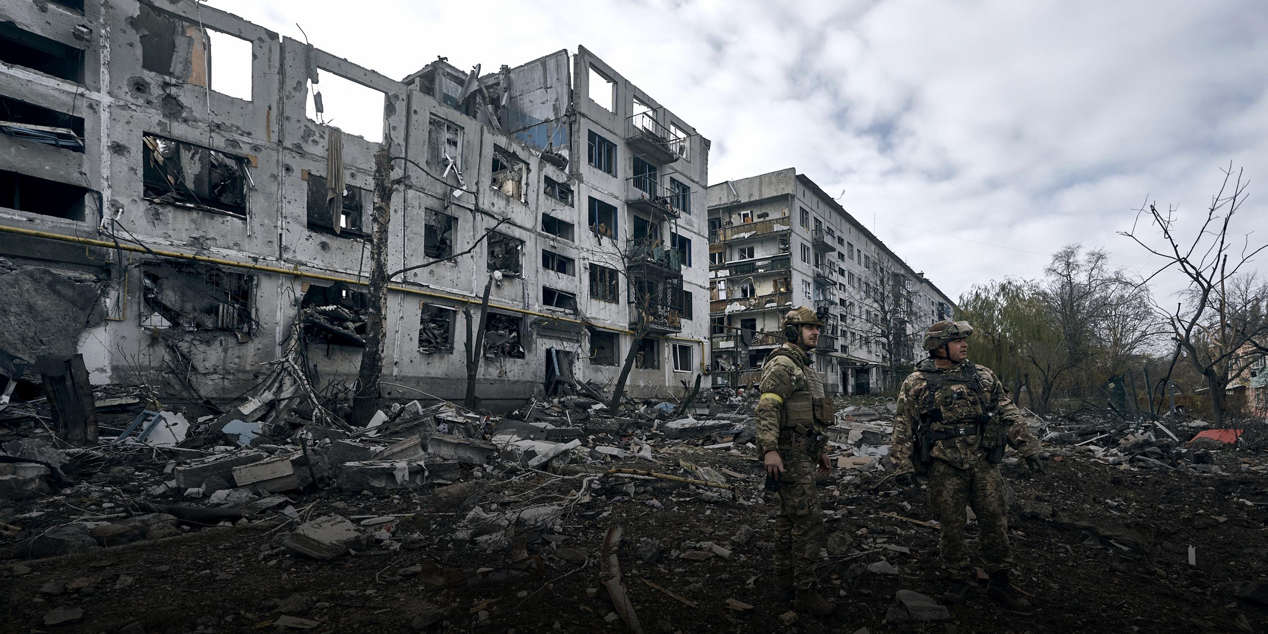 Zerstörte Gebäude in Bachmut, Gebiet Donezk, Ukraine.