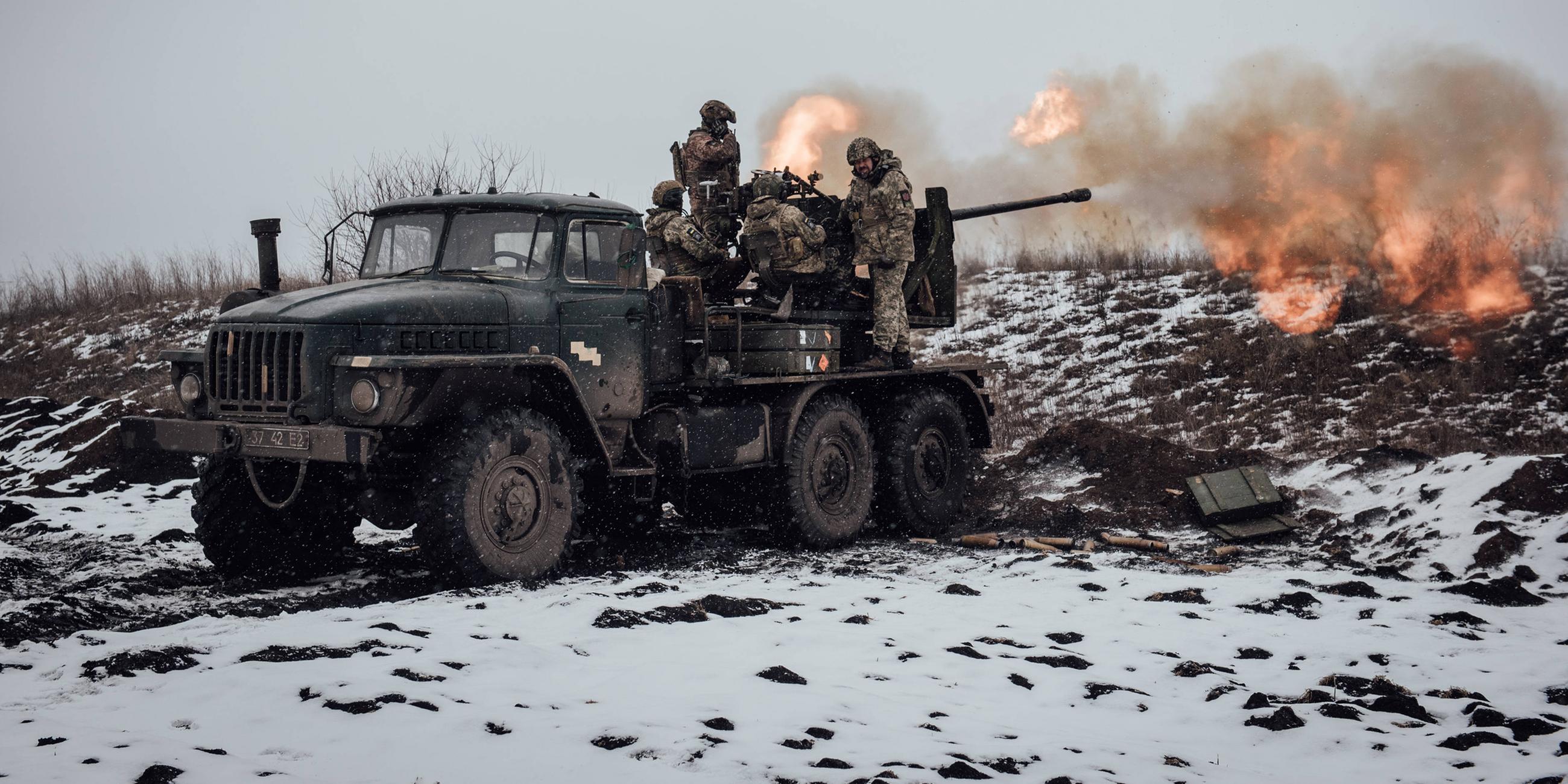 Ukrainische Soldaten in der Nähe von Bachmut