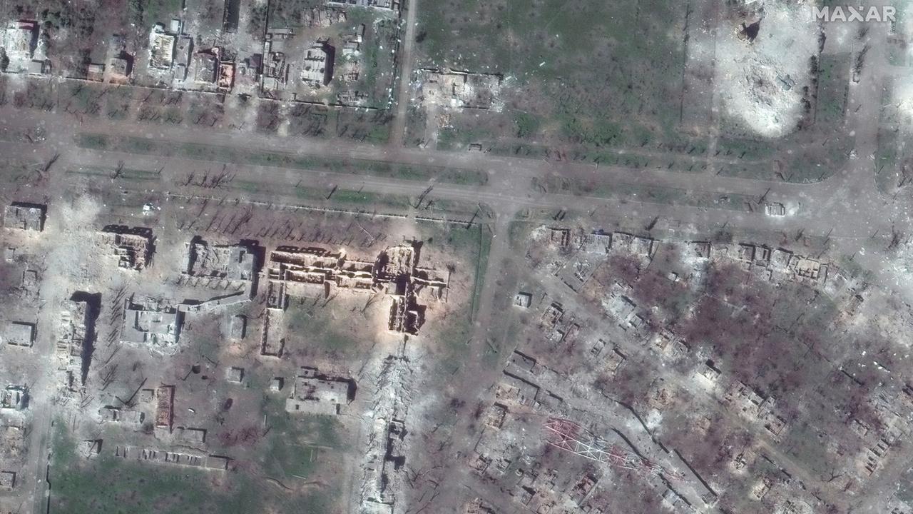 Universität und Funkturm in Bachmut nach der Zerstörung