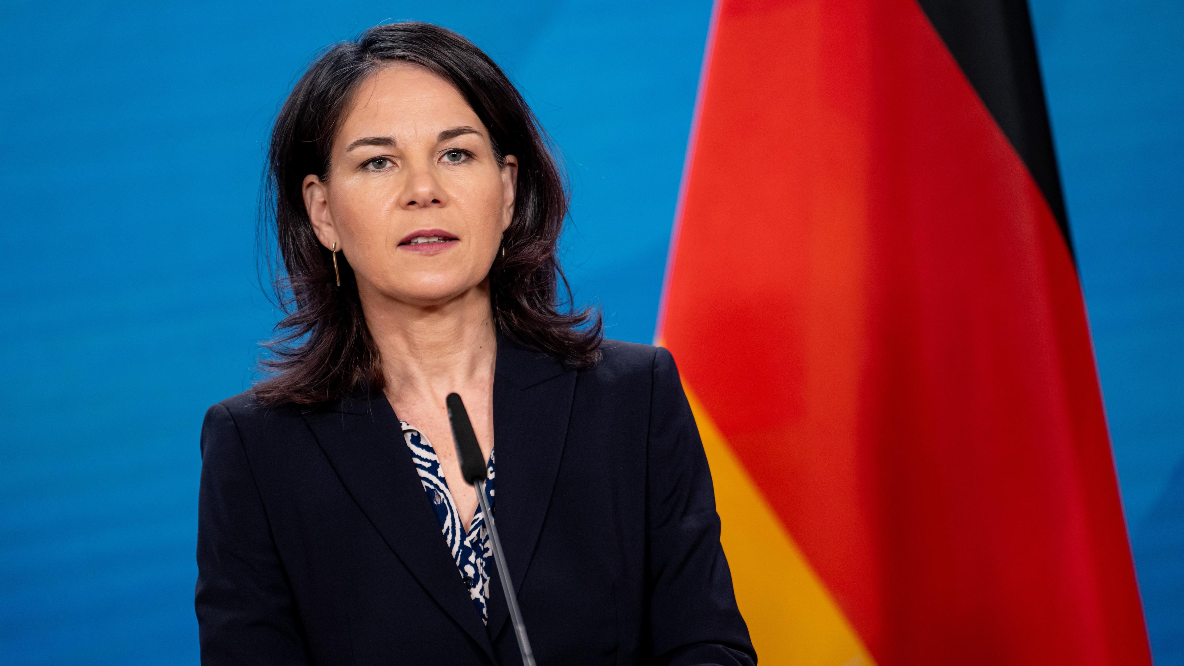  Annalena Baerbock (Bündnis 90/Die Grünen), Außenministerin, gibt nach dem iranischen Angriff auf Israel ein Statement im Auswärtigen Amt
