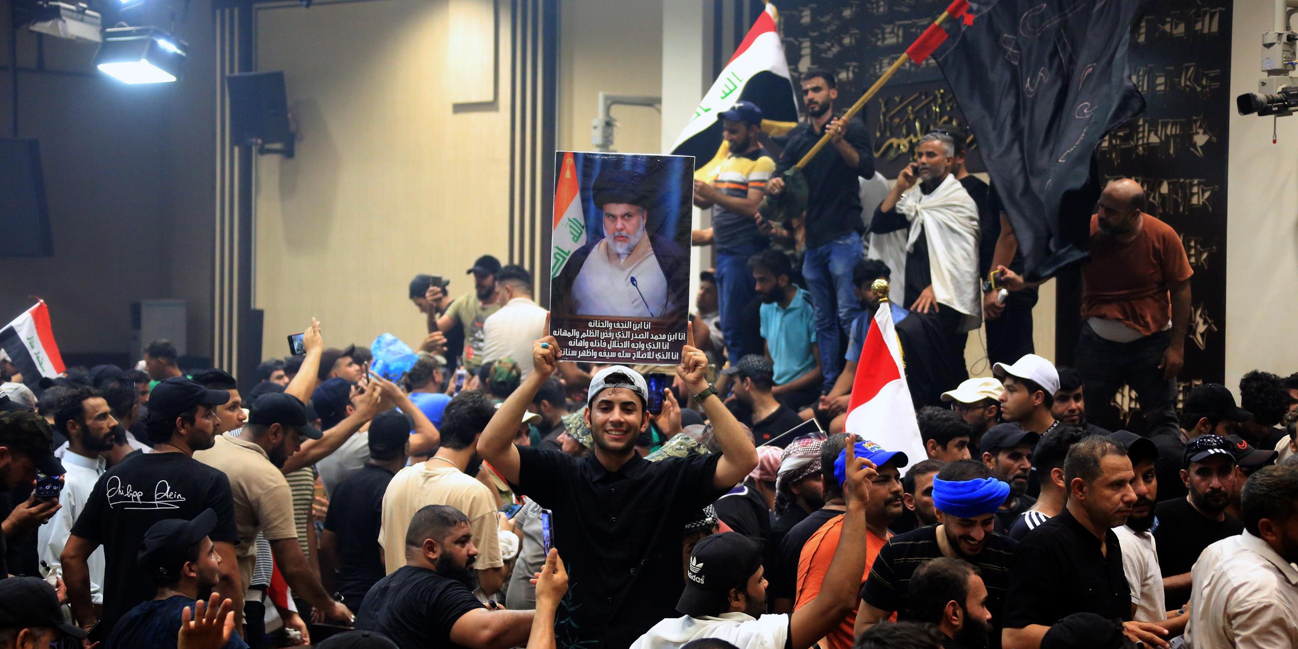 Demonstranten stürmen Parlament in Bagdad