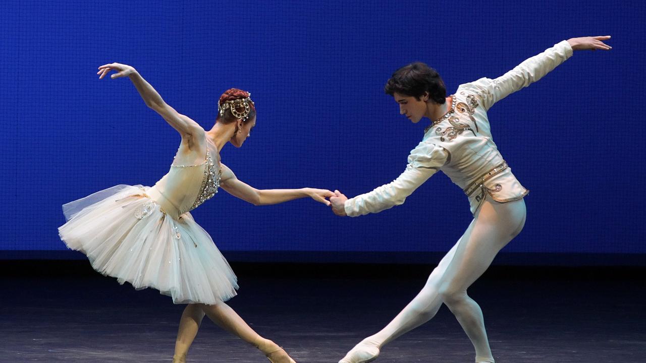 7 tänzerische Fakten über Ballett logo!