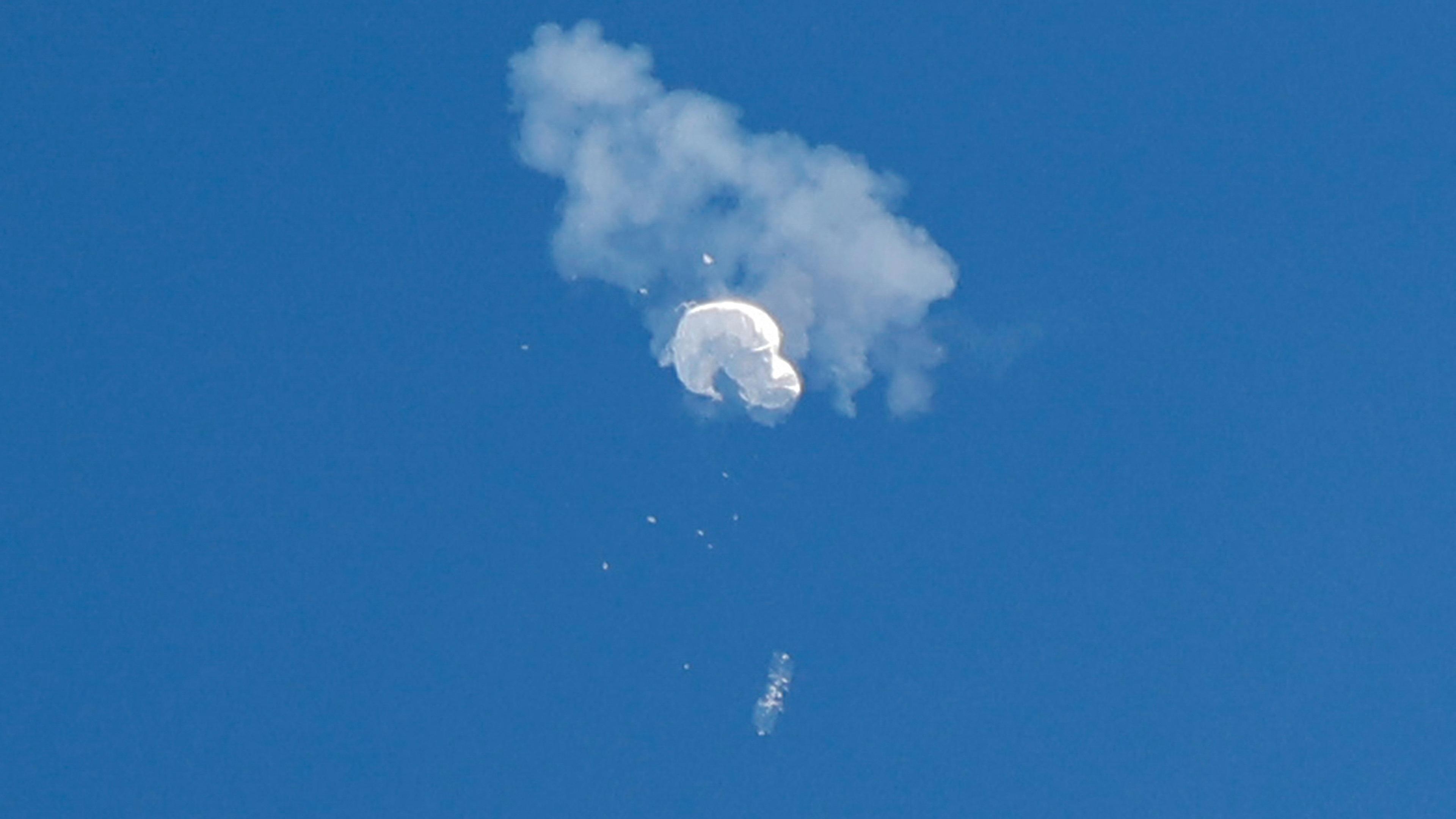 Ein mutmaßlicher Spionageballon aus China wird über US-Luftraum abgeschossen