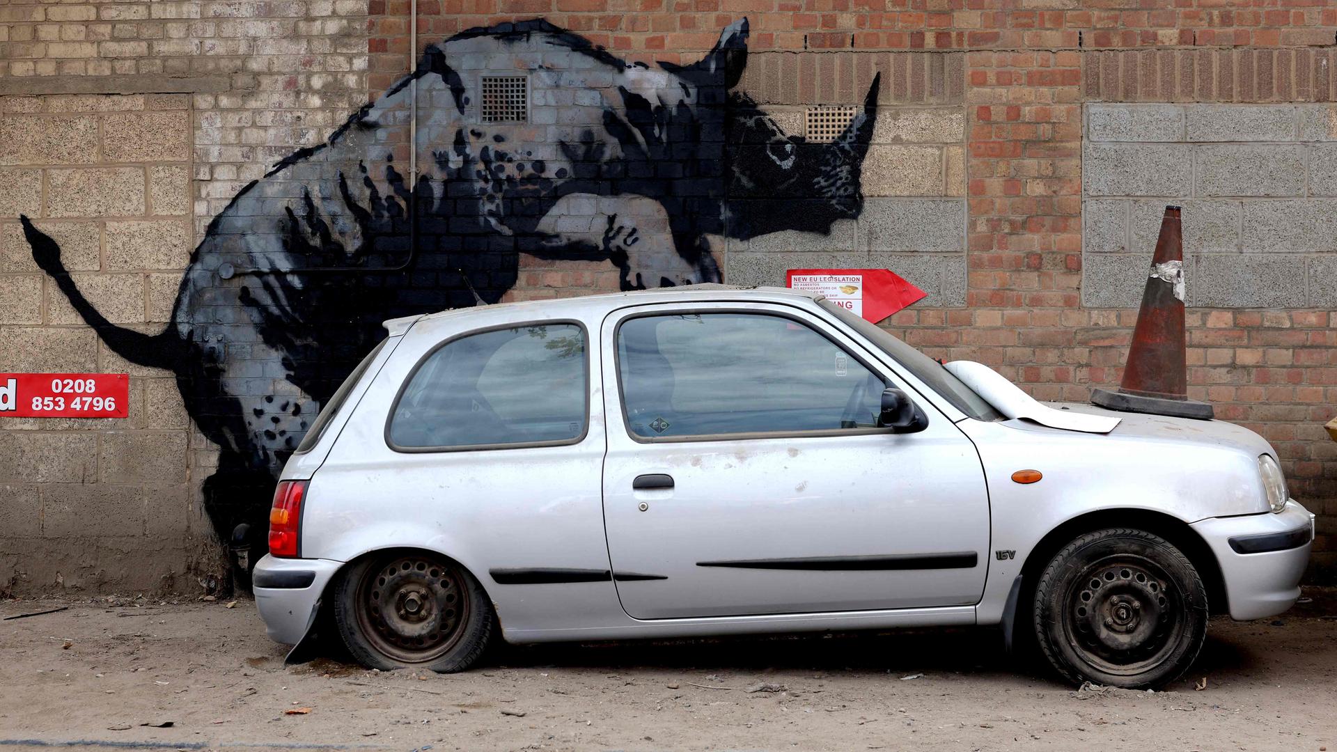 TOPSHOT-BRITAIN-ART-BANKSY
