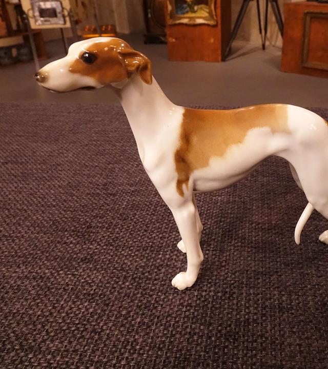 Windhund aus Porzellan