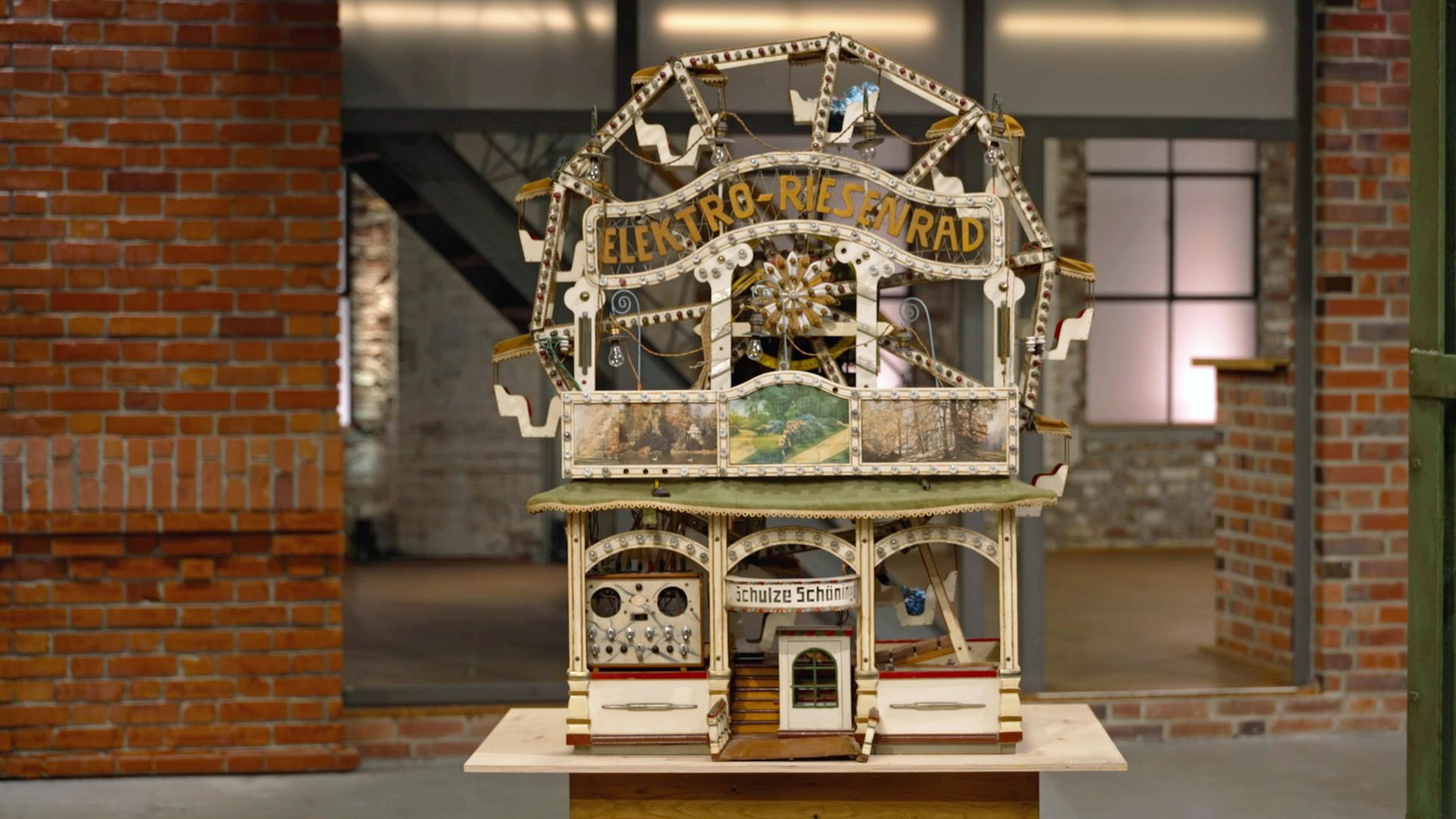 Kleines Elektro-Riesenrad.