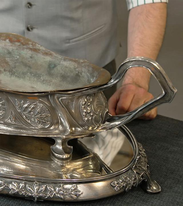 Ein antikes Pflanzgefäß für Tischblumen aus Silber