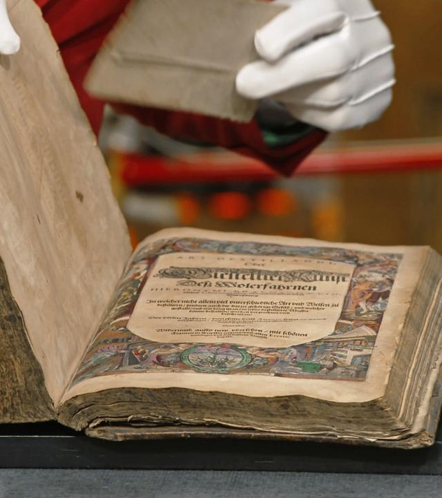 Ein 400 Jahre altes Buch über Kräuter 