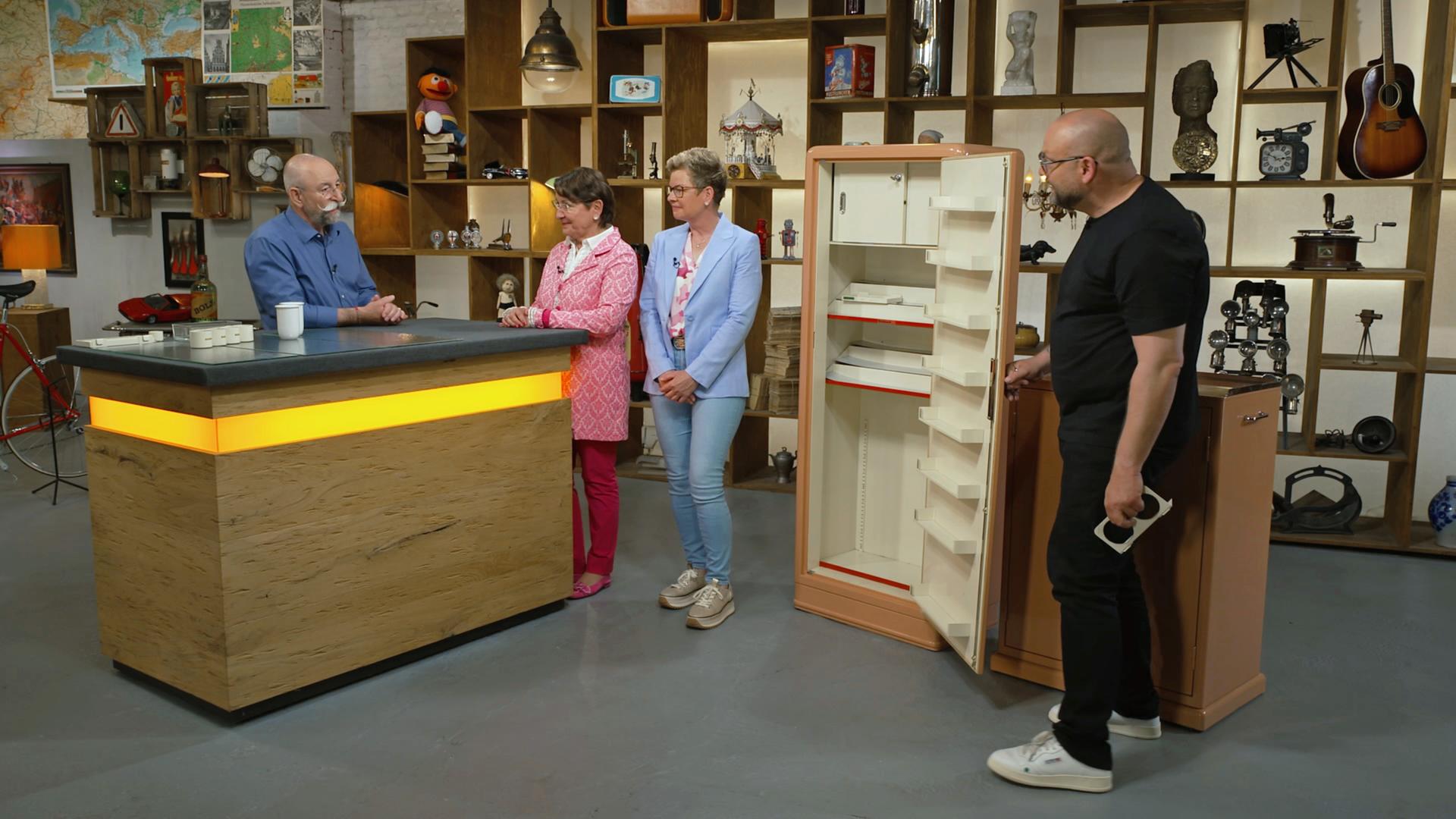 Horst Lichter und Sven Deutschmanek mit den beiden Kandidatinnen Roswitha Adam und Dr. Renate Weiß