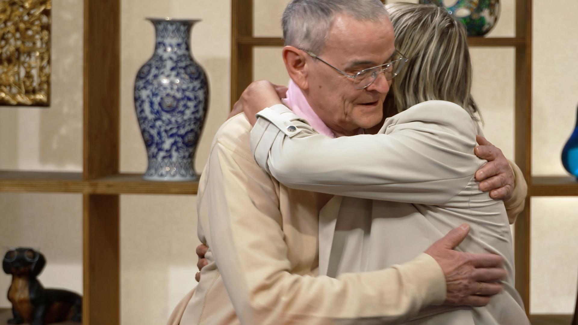 Ernst Leber und Simone Leber-Achenbach im Expertisenraum