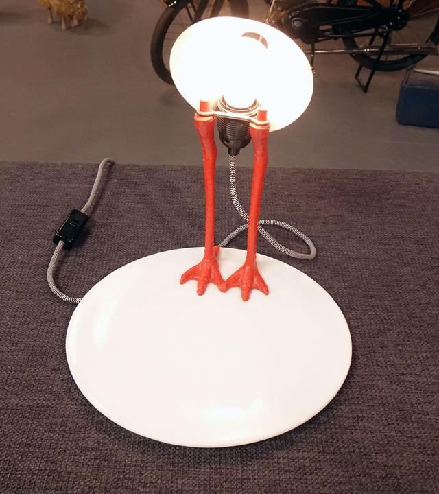 Tischleuchte von Ingo Maurer mit Storchenbeinen