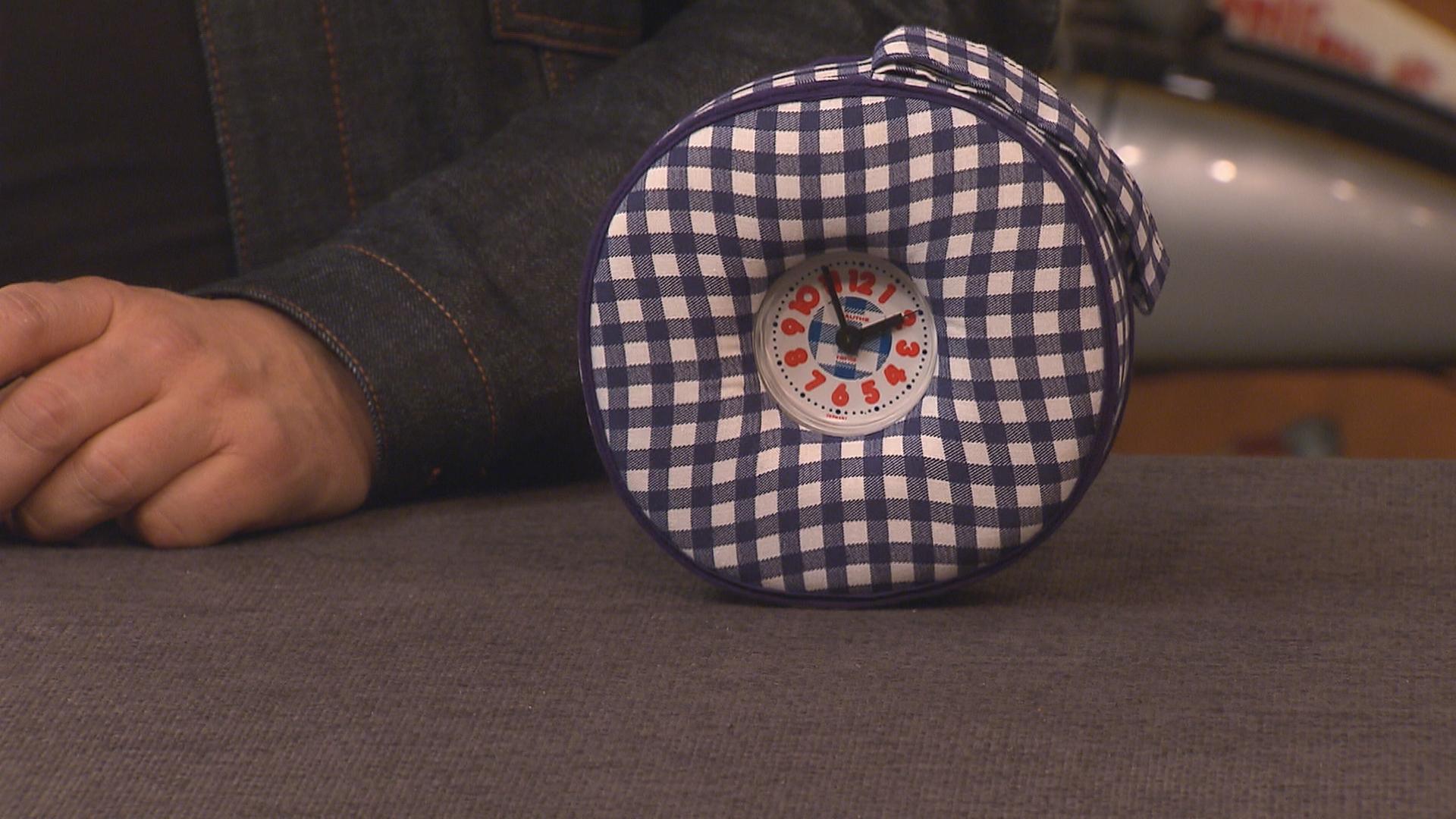 Kissenwecker "Kiss Kiss"