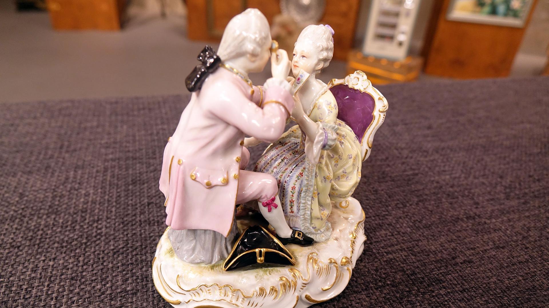 Figurengruppe "Der Augenarzt" von Meissen