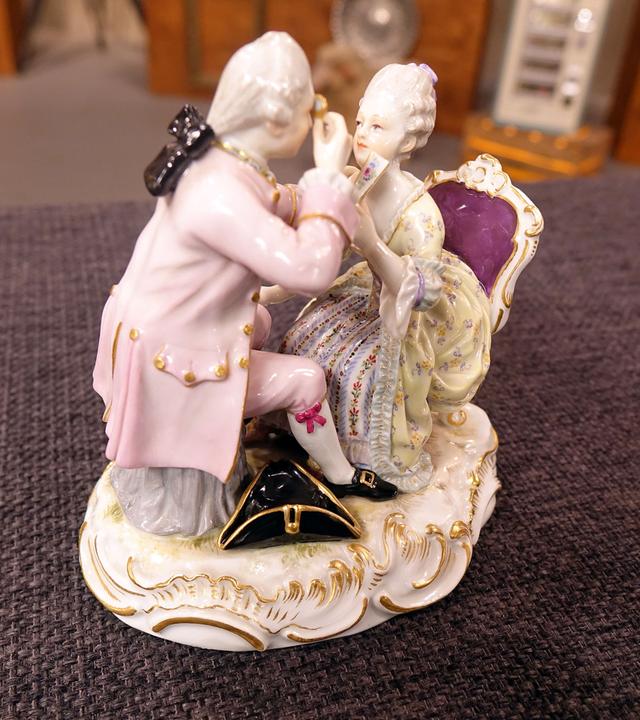 Figurengruppe "Der Augenarzt" von Meissen