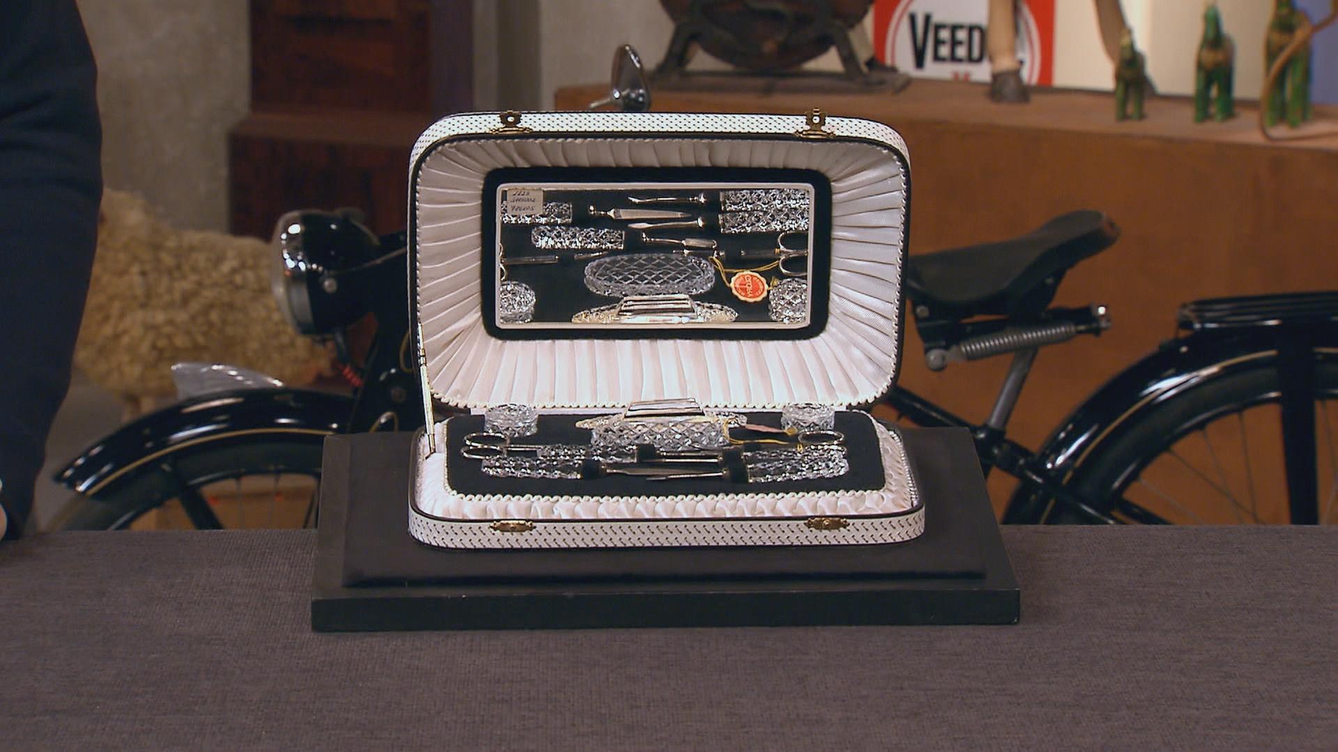 Ein Jahrzehnte altes Necessaire.