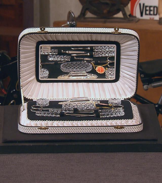 Ein Jahrzehnte altes Necessaire.