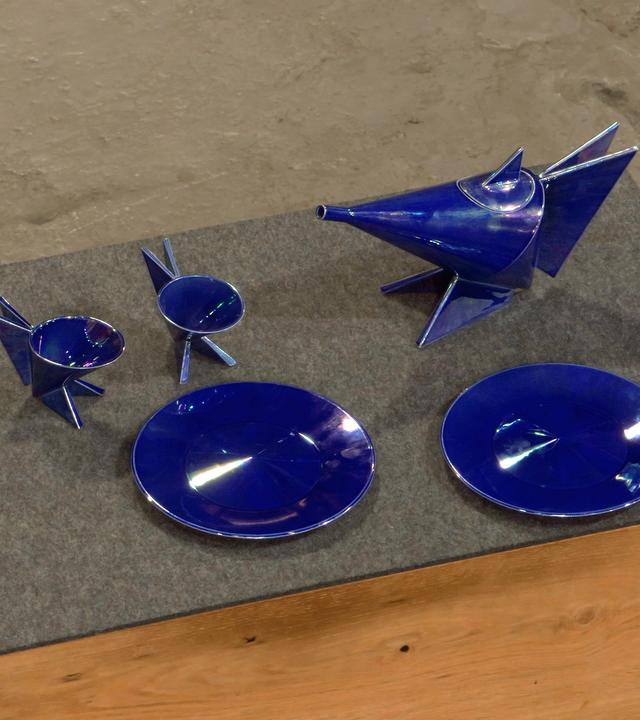 Ein blaues Tee-Service von Villeroy & Boch 