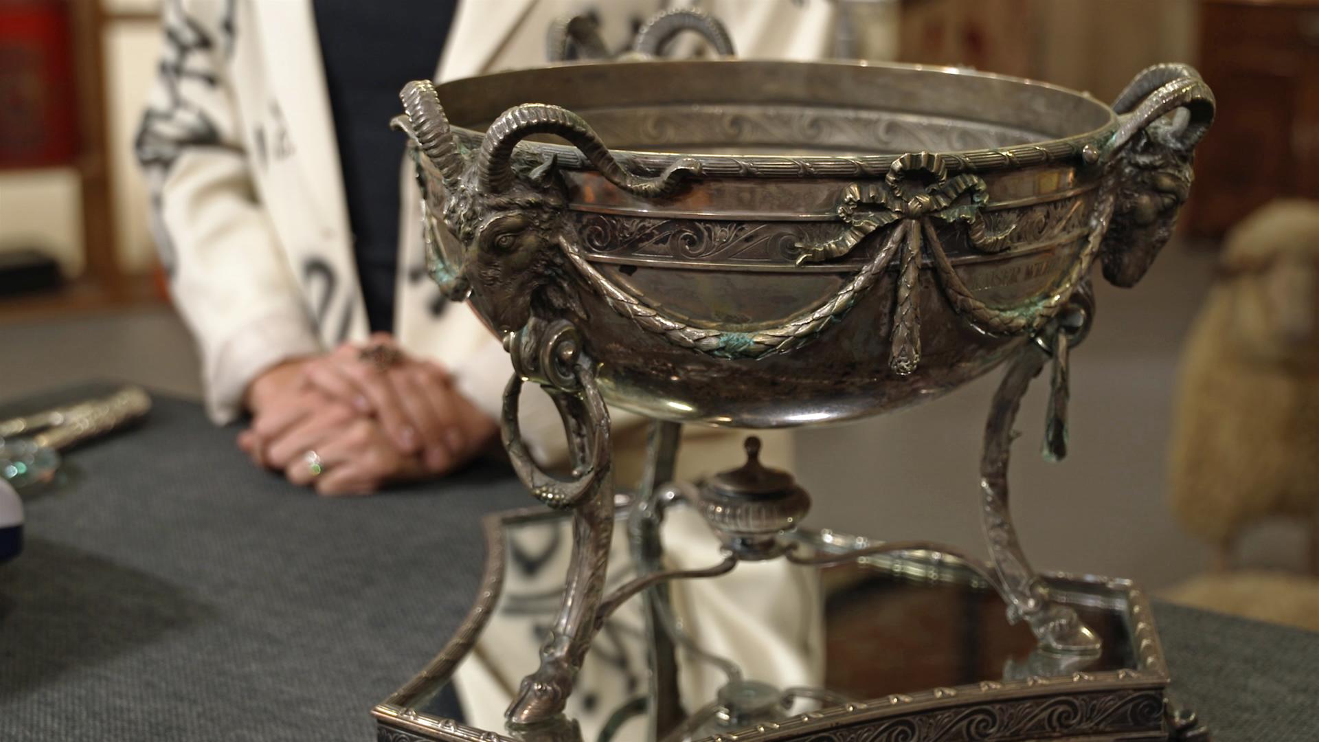 Ein antiker Silberpokal aus dem Jahr 1901, gestiftet von Kaiser Wilhelm II