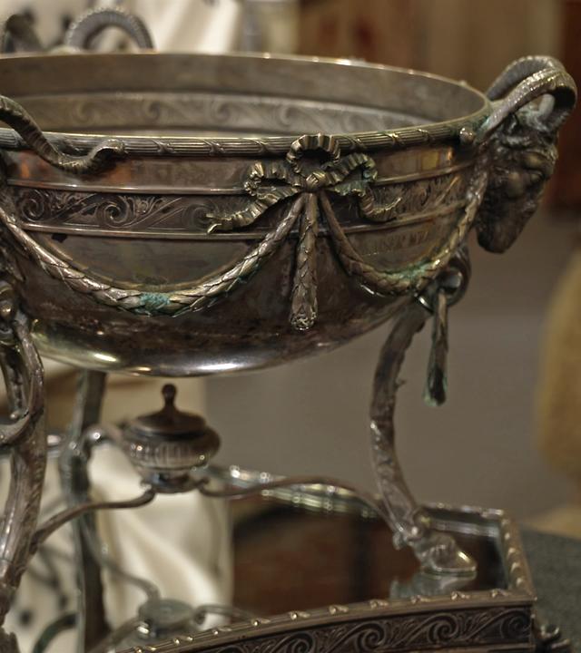 Ein antiker Silberpokal aus dem Jahr 1901, gestiftet von Kaiser Wilhelm II