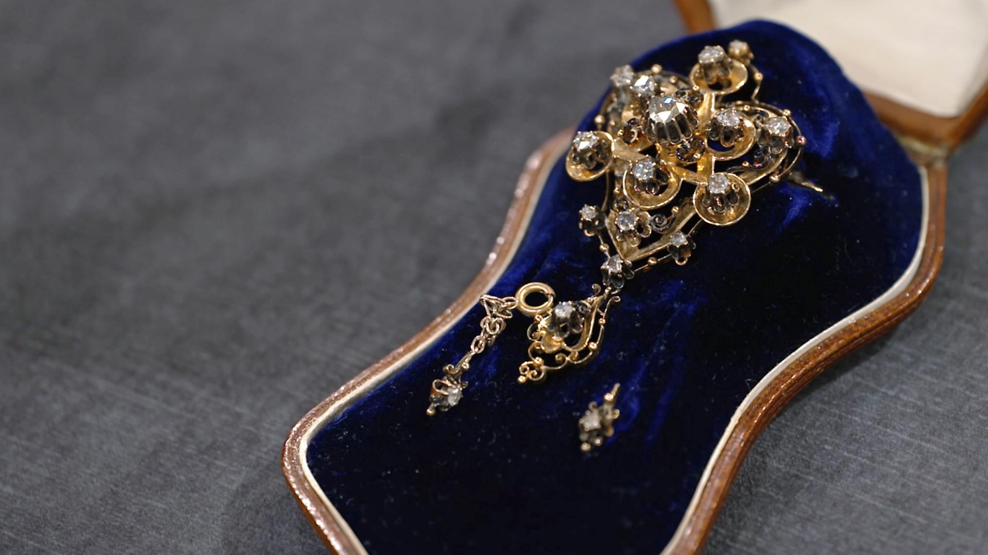 Eine mit Diamanten besetzte Historismus-Brosche 