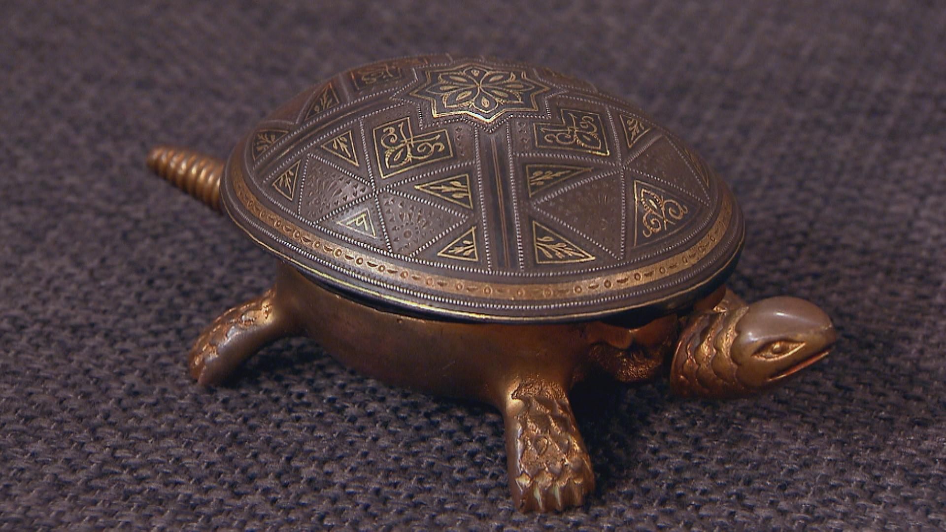 Tischklingel aus Messing in Form einer Schildkröte