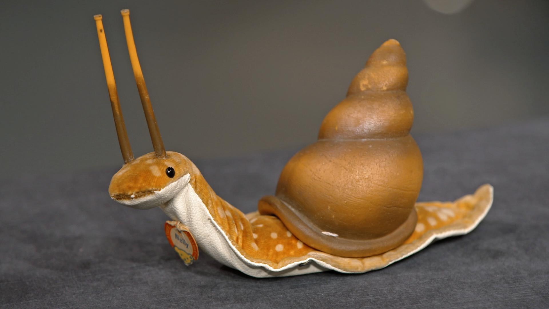 Eine Plüschschnecke von Steiff