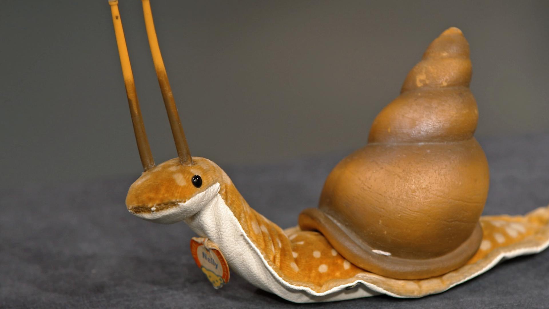 Eine Plüschschnecke von Steiff