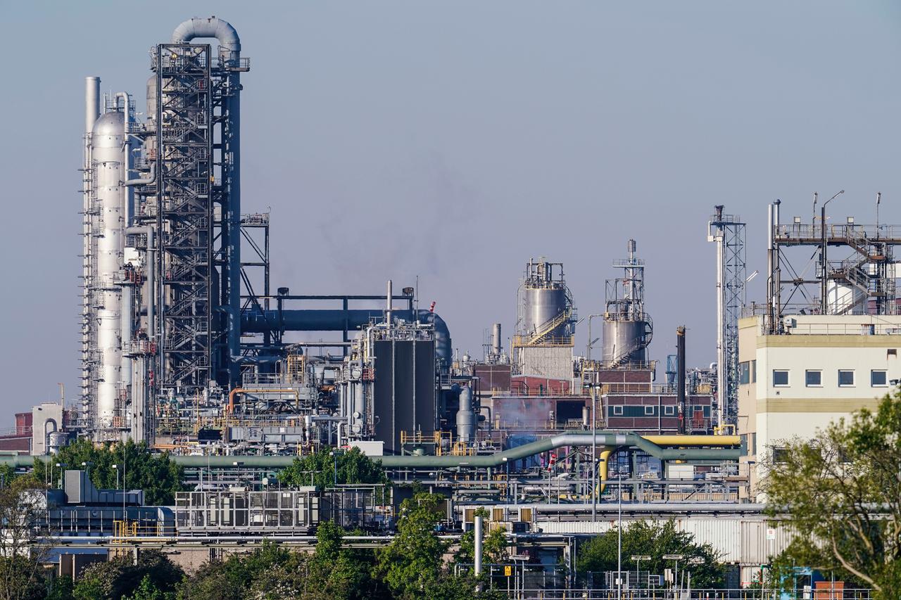 Ludwigshafen: Industrieanlagen stehen auf dem Werksgelände des Chemiekonzerns BASF.