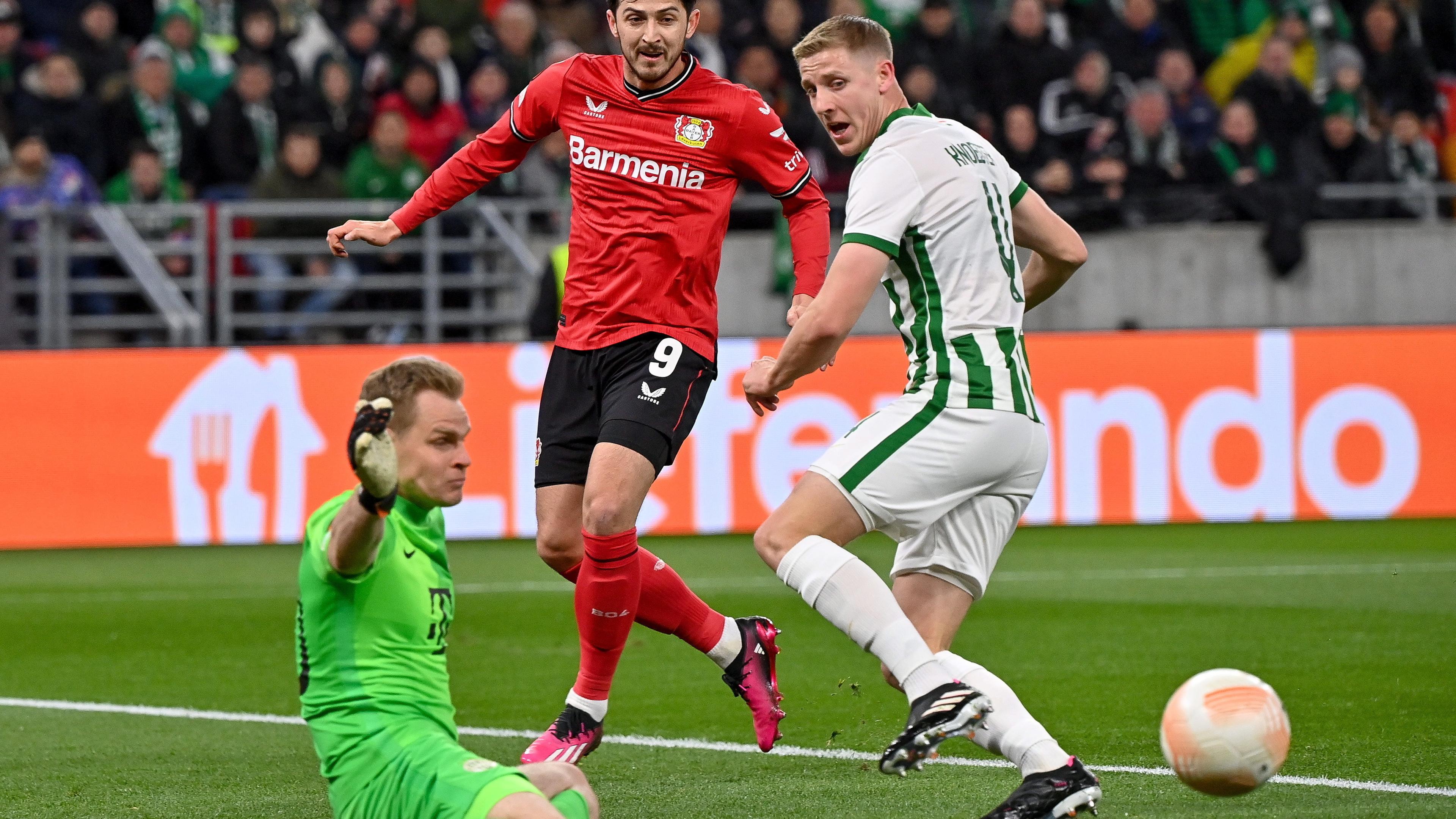 Ferencvaros-Keeper Sardar Azmoun klärt vor Leverkusen Sardar Azmoun