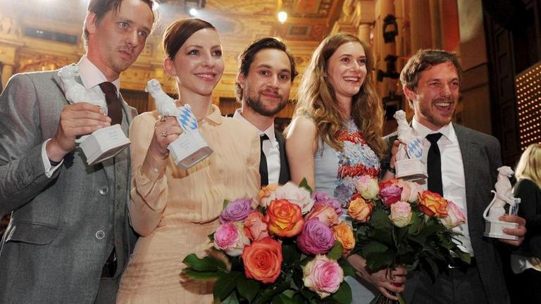 Darsteller der Produktion "Unsere Mütter unsere Väter" (Tom Schilling , Katharina Schüttler,  Ludwig Trepte,  Miriam Stein, Volker Bruck)