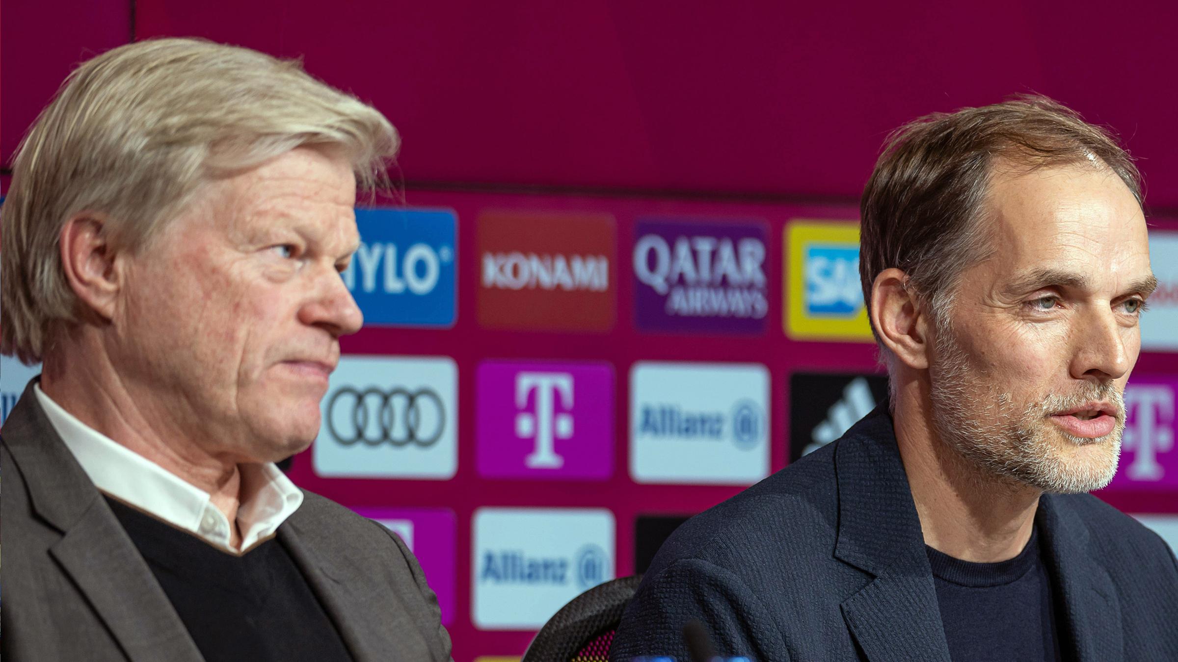 25.03.2023, München: Oliver Kahn (l.) und Thomas Tuchel bei der Pressekonferenz des FC Bayern München