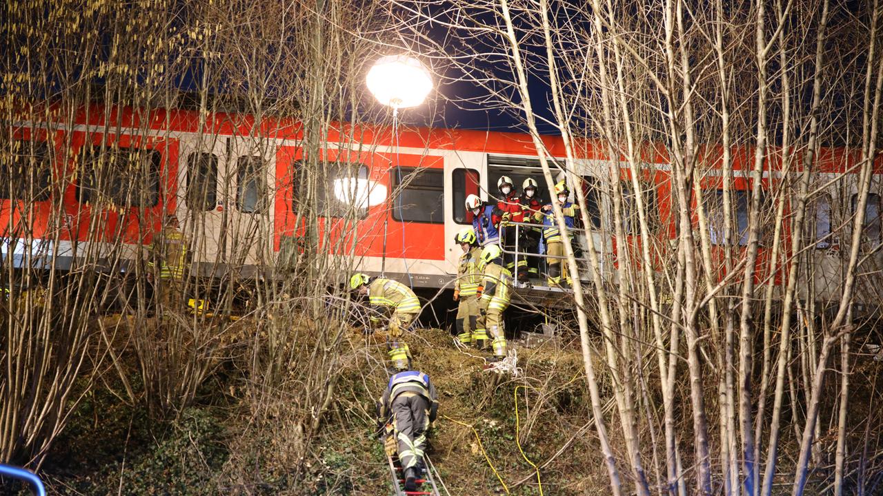 S-Bahn-Kollision: Ein Toter, viele Verletzte