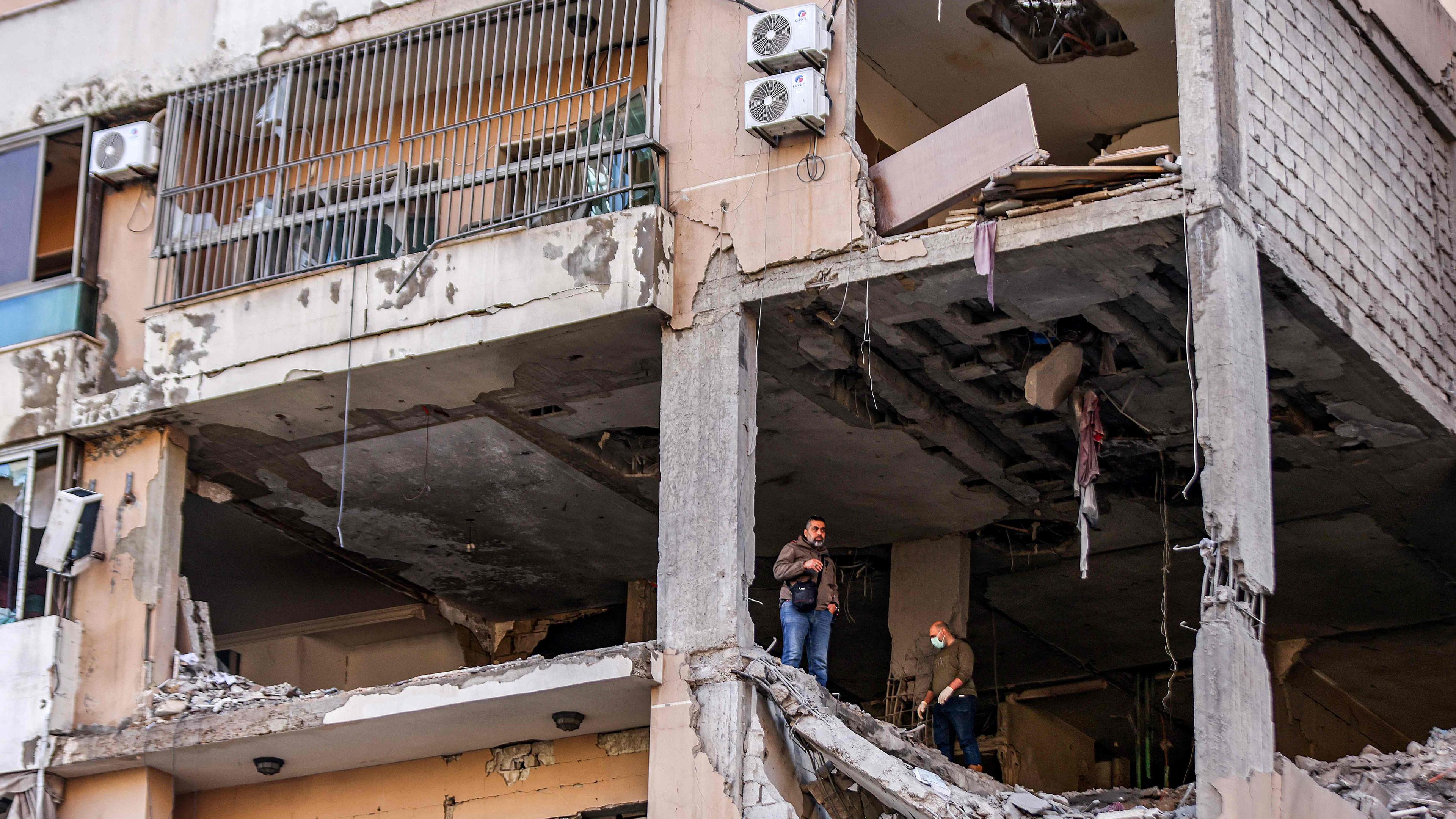 Beirut, zerstörtes Gebäude nach israelischen Angriff auf den stellvertretenden Hamas-Führer Saleh al-Aruri 