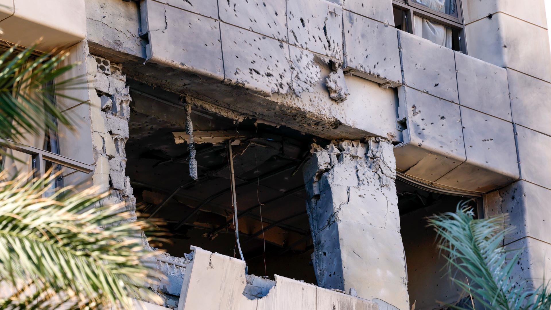 Beschädigte Hotelzimmer im Beiruter Stadtteil Raouche nach einem israelischen Luftangriff.