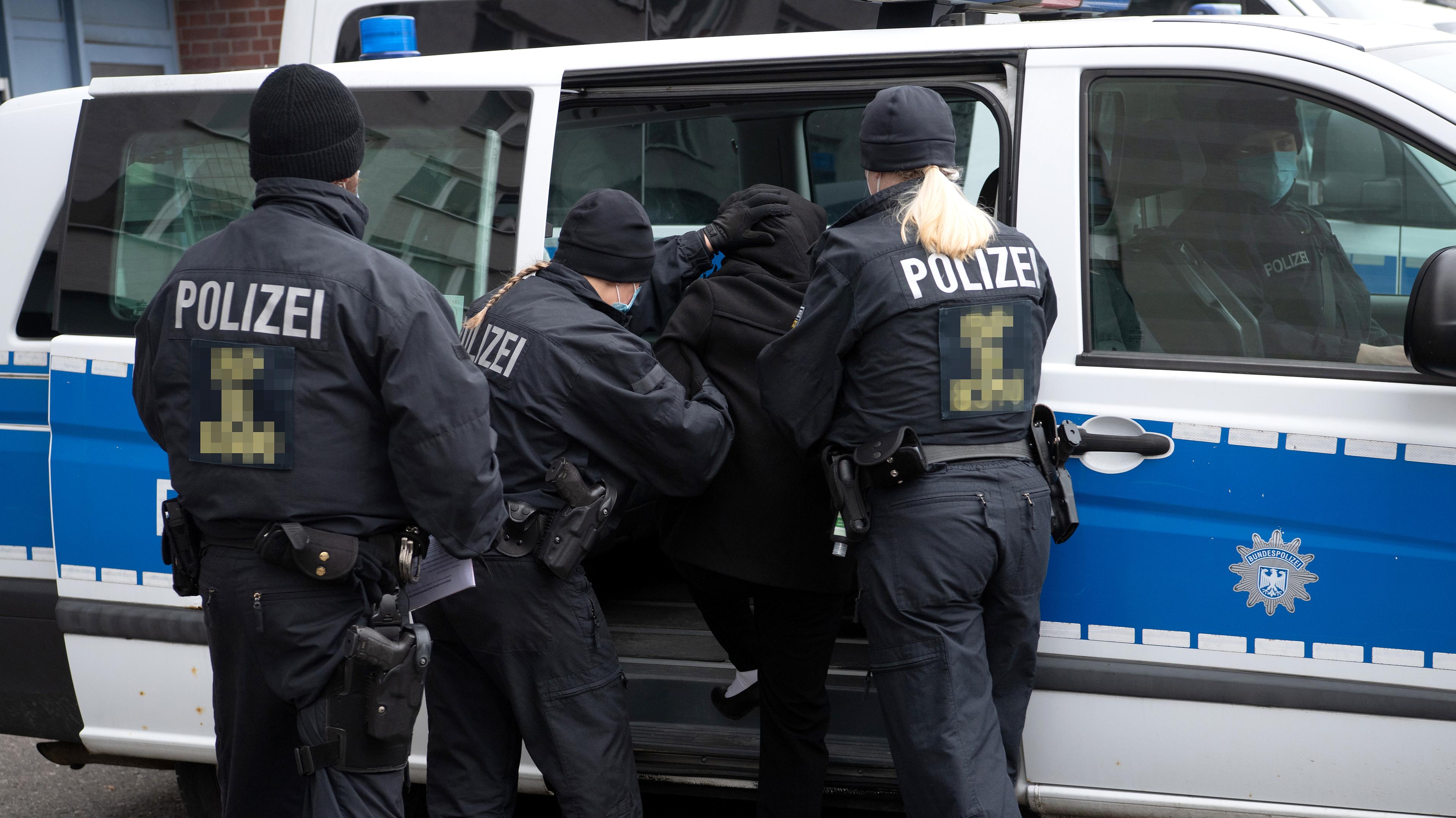 Deutschlands Polizei wird amerikanischer: Streifenwagen bekommen US-Sirene  