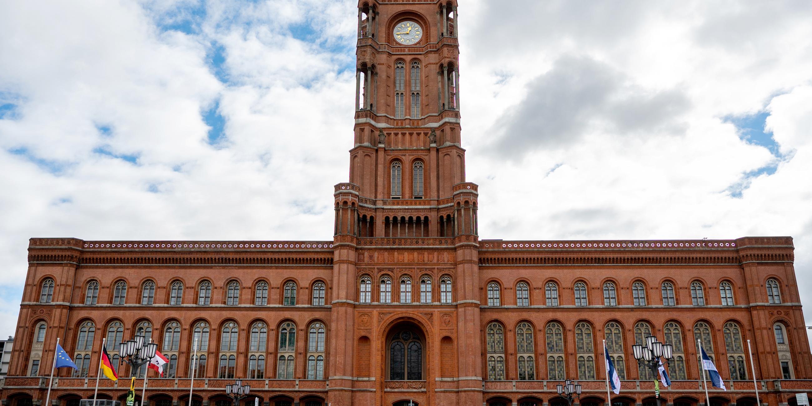 Das Rote Rathaus, Sitz des Regierenden Bürgermeisters sowie des Senats von Berlin. 