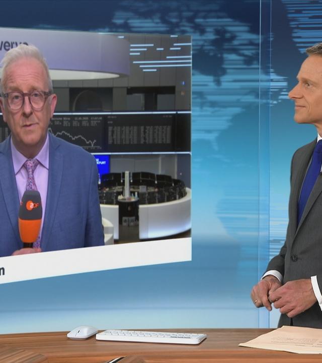 ZDF-Börsenexperte Frank Bethmann, zugeschaltet von der Frankfurter Börse, im Gespräch mit Moderator Carsten Rüger im Studio.