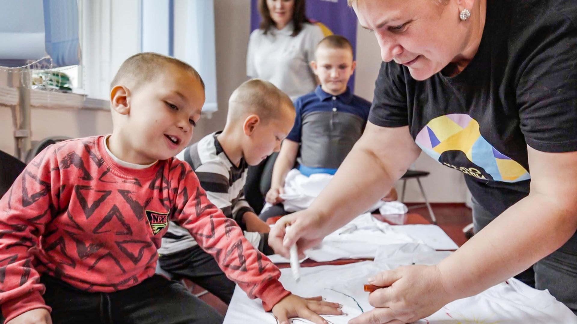 "Die große Weihnachtsshow": Das Hilfsprojekt von Brot für die Welt in der Ukraine