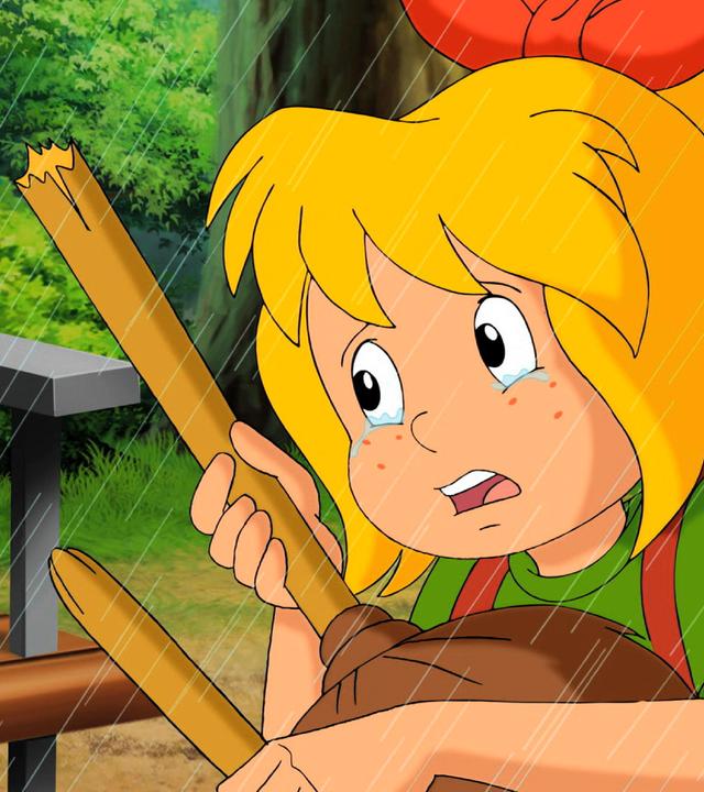 Bibi schaut entsetzt ihren zerbrochenen Besen Kartoffelbrei an.