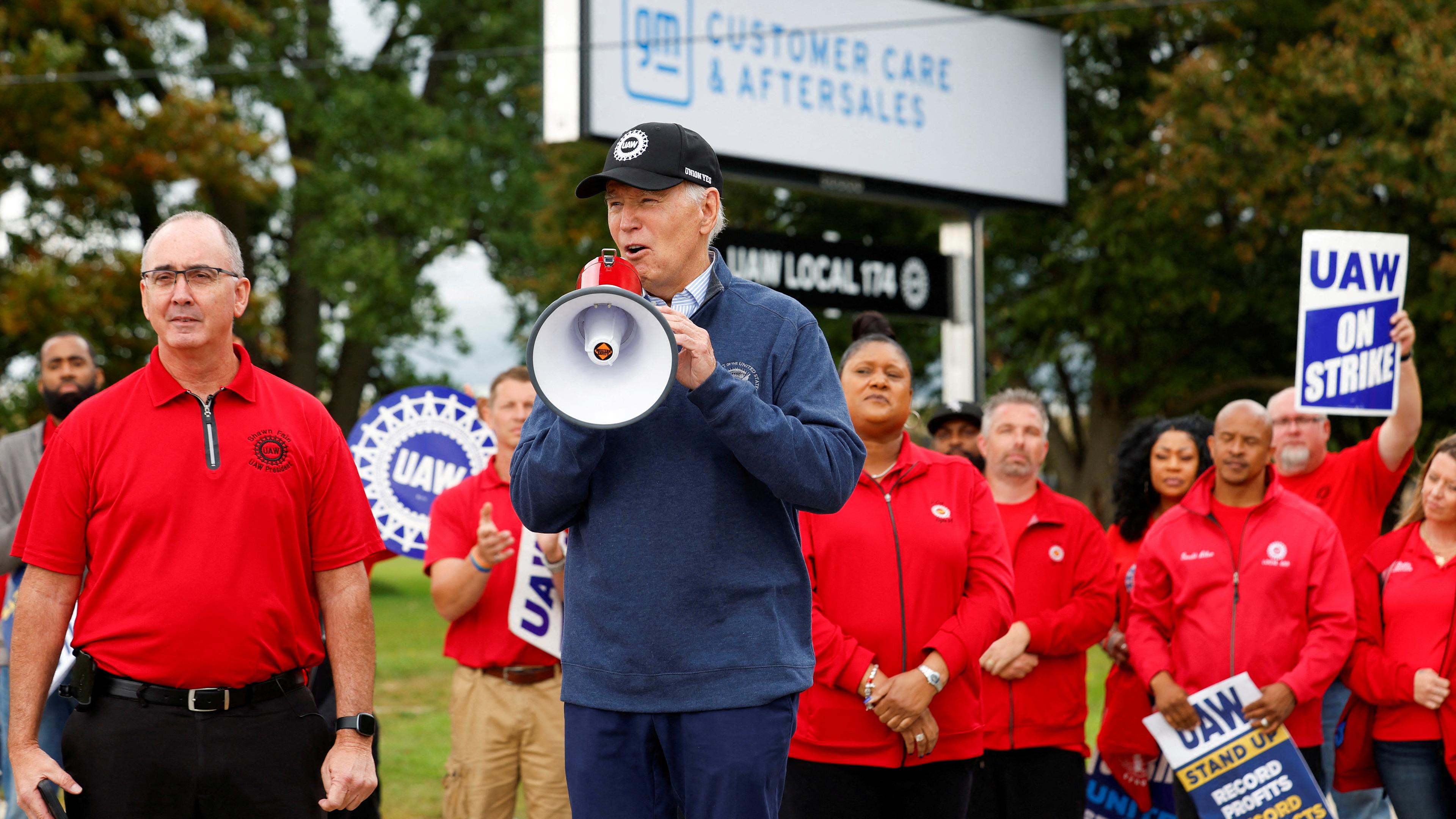 US-Präsident Joe Biden unterstützt die streikenden Auto-Gewerkschafter.