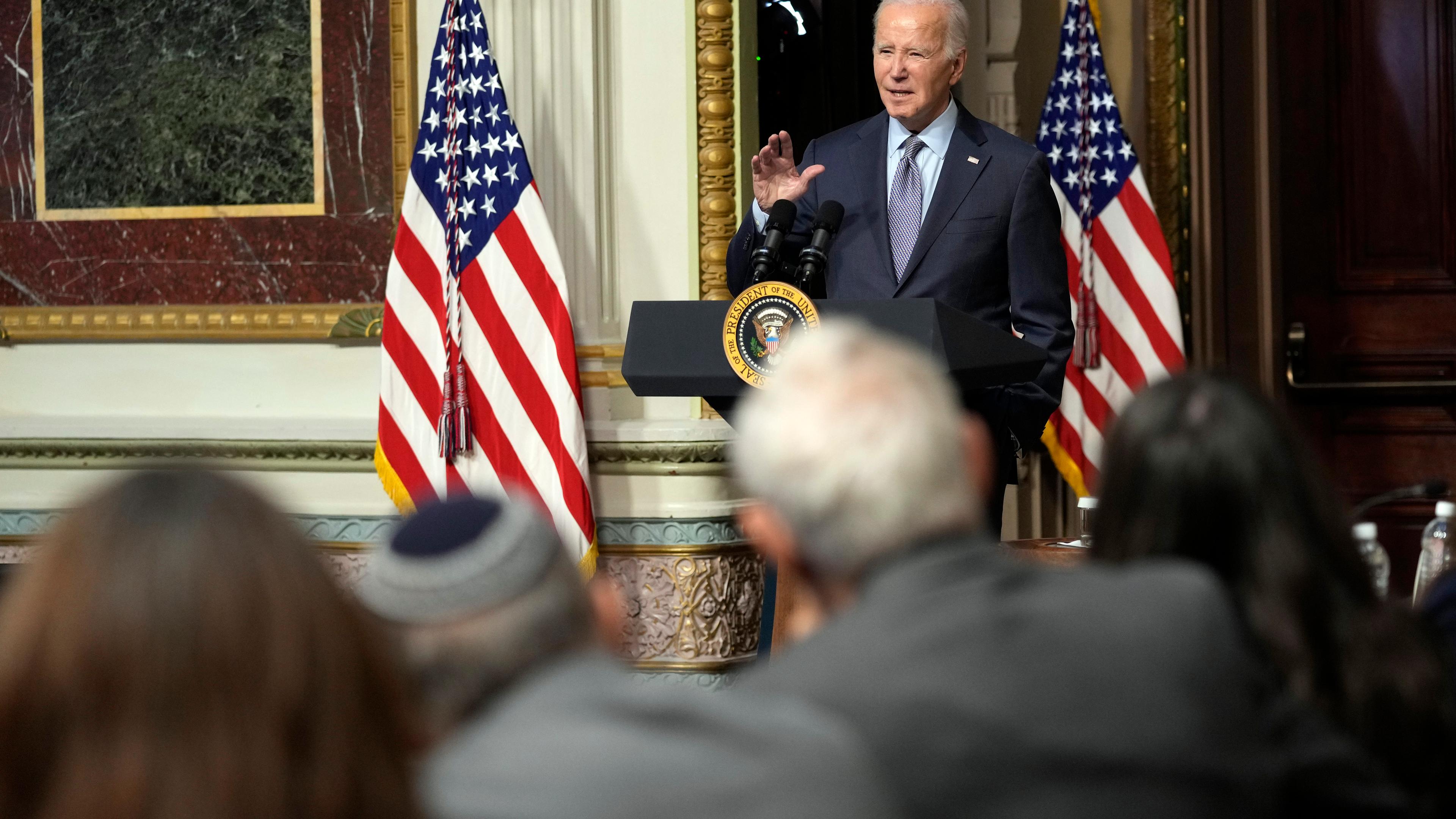 US-Präsident Biden im Weißen Haus vor Vertretern der jüdischen Gemeinden