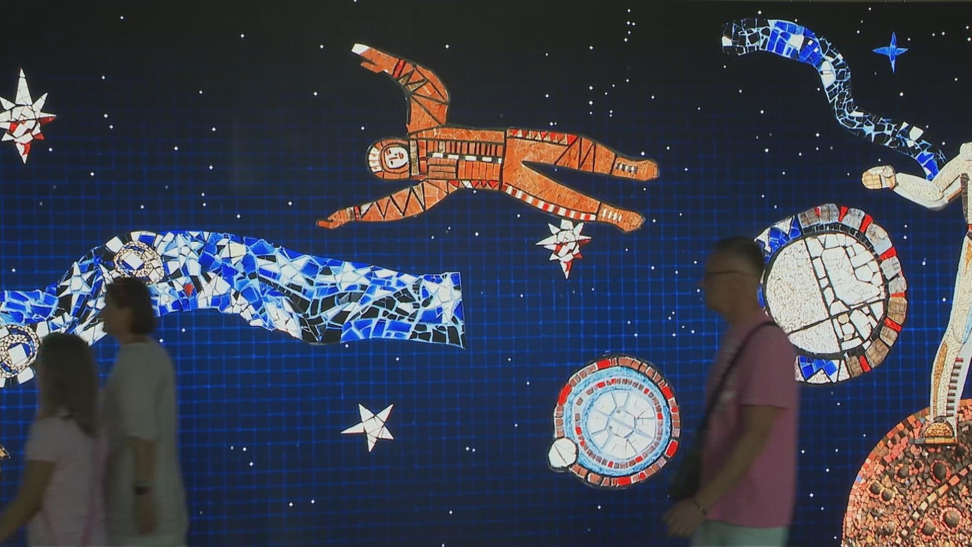 Auf dem Bild ist ein Gemälde aus der Ausstellung zu sehen.