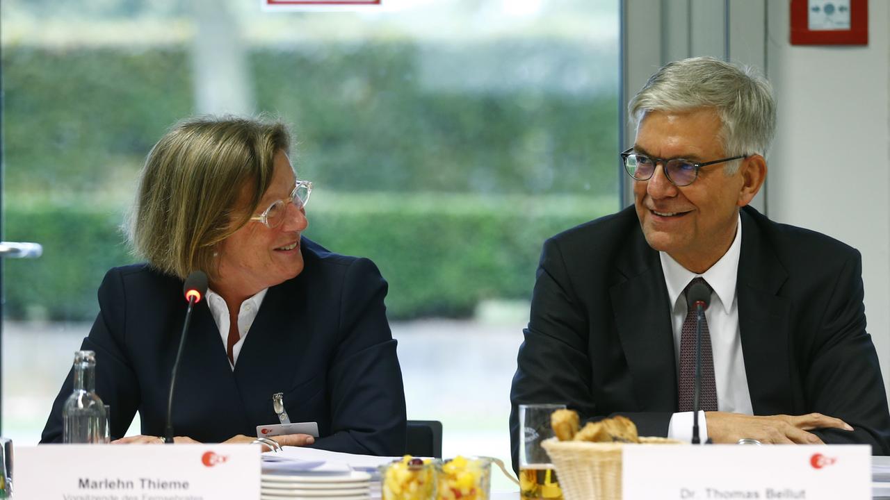 ZDF Fernsehratssitzung am 07.10.2016 in Mainz. Marlehn Thieme und Dr.Thomas Bellut