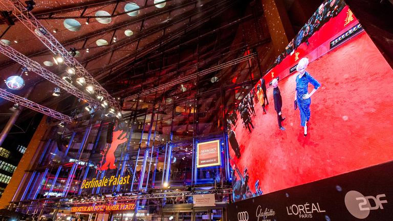 "Berlinale 2017: Die Eröffnung" - Blick auf den Berlinale Palast